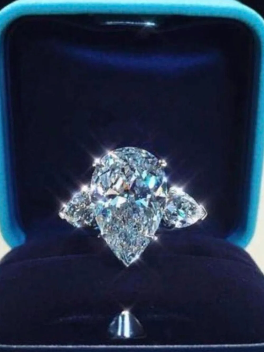 Silver ring - Picture 1 of 4